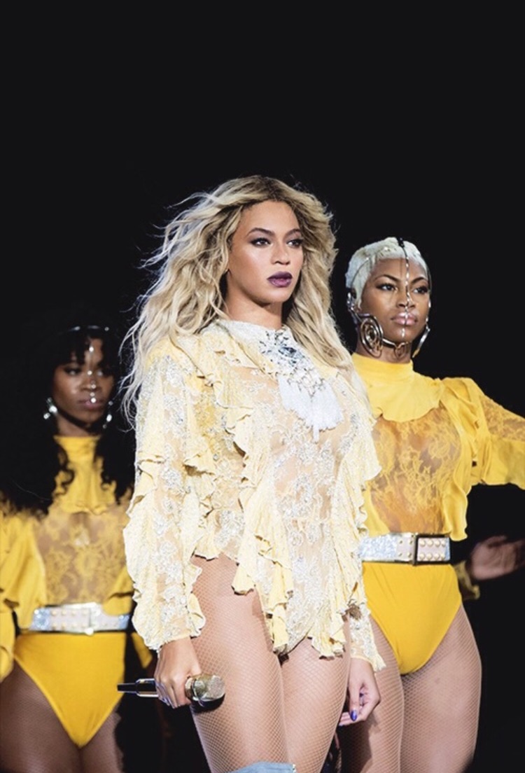 Formation Tour outfit