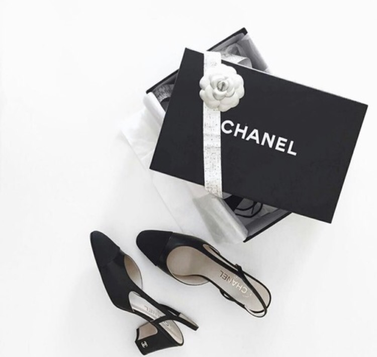 We heart it social media picture