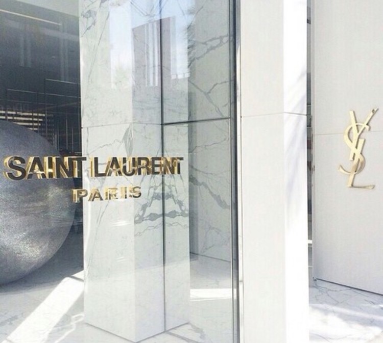 We heart it social media picture