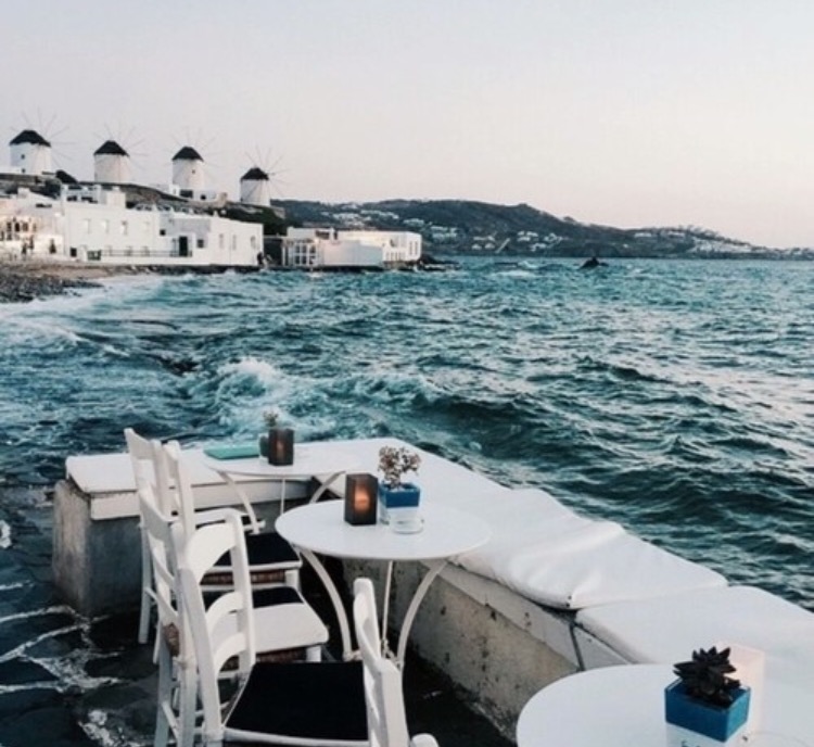 We heart it social media picture