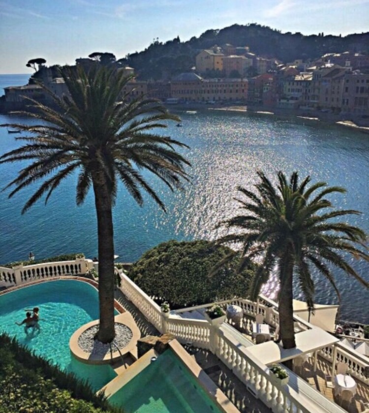 We heart it social media picture