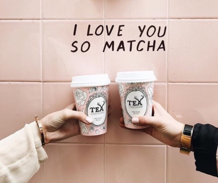 Alfred tea room with best&nbsp;friends