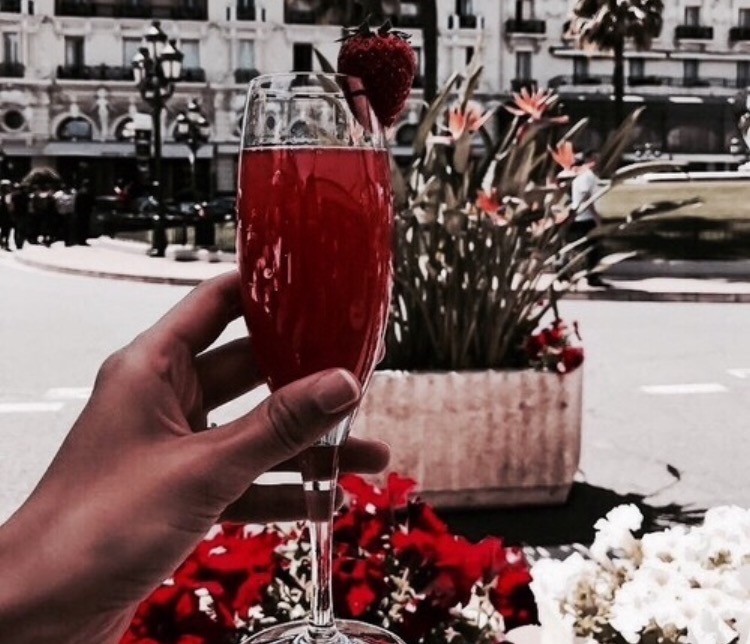 We heart it social media picture