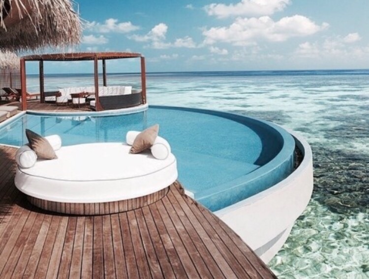 We heart it social media picture