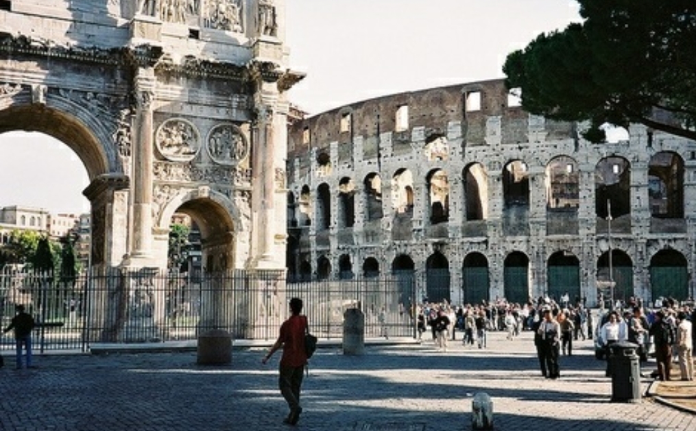 We heart it social media picture