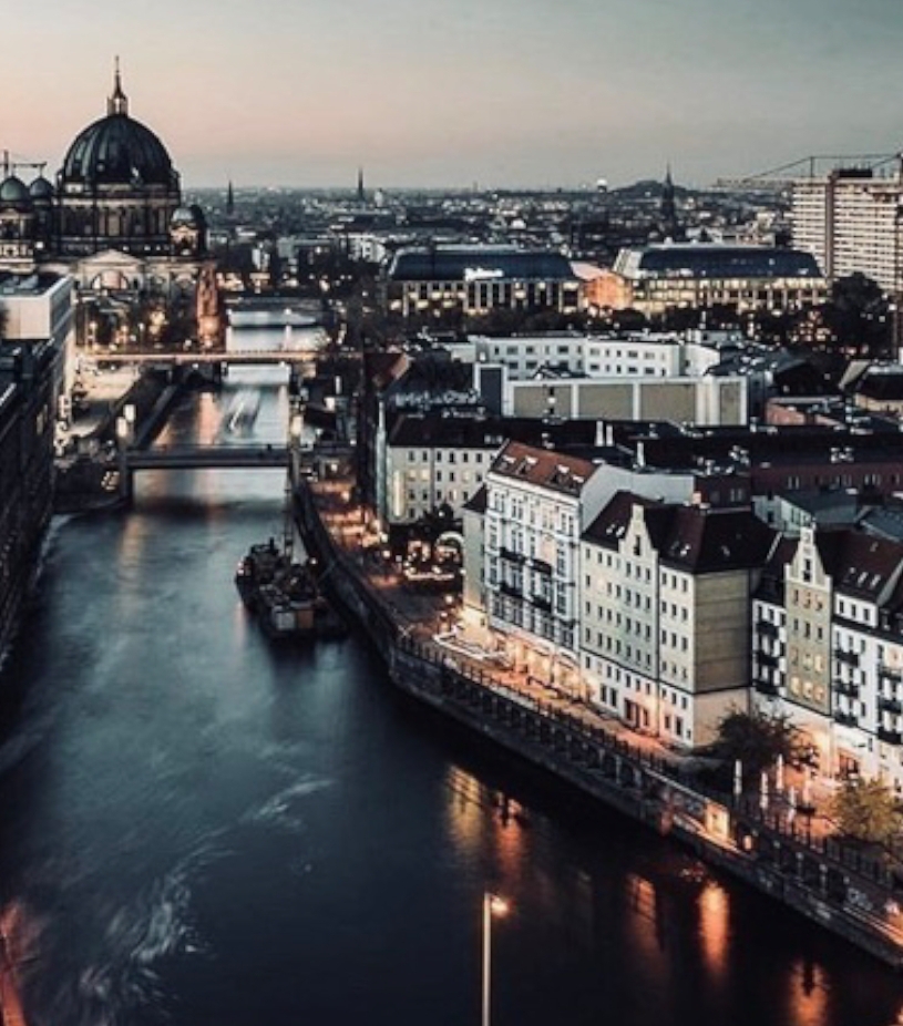 We heart it social media picture