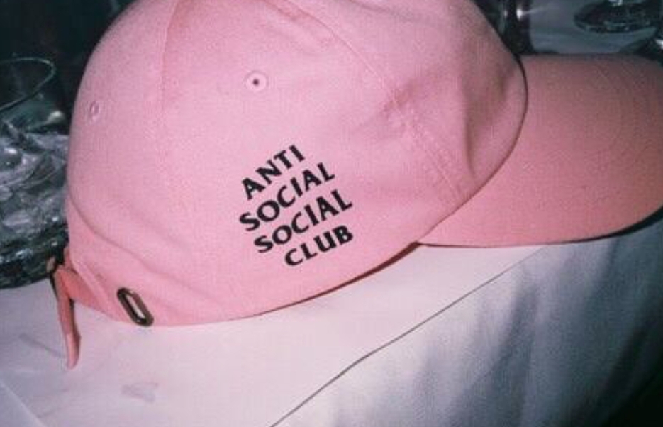 We heart it social media picture