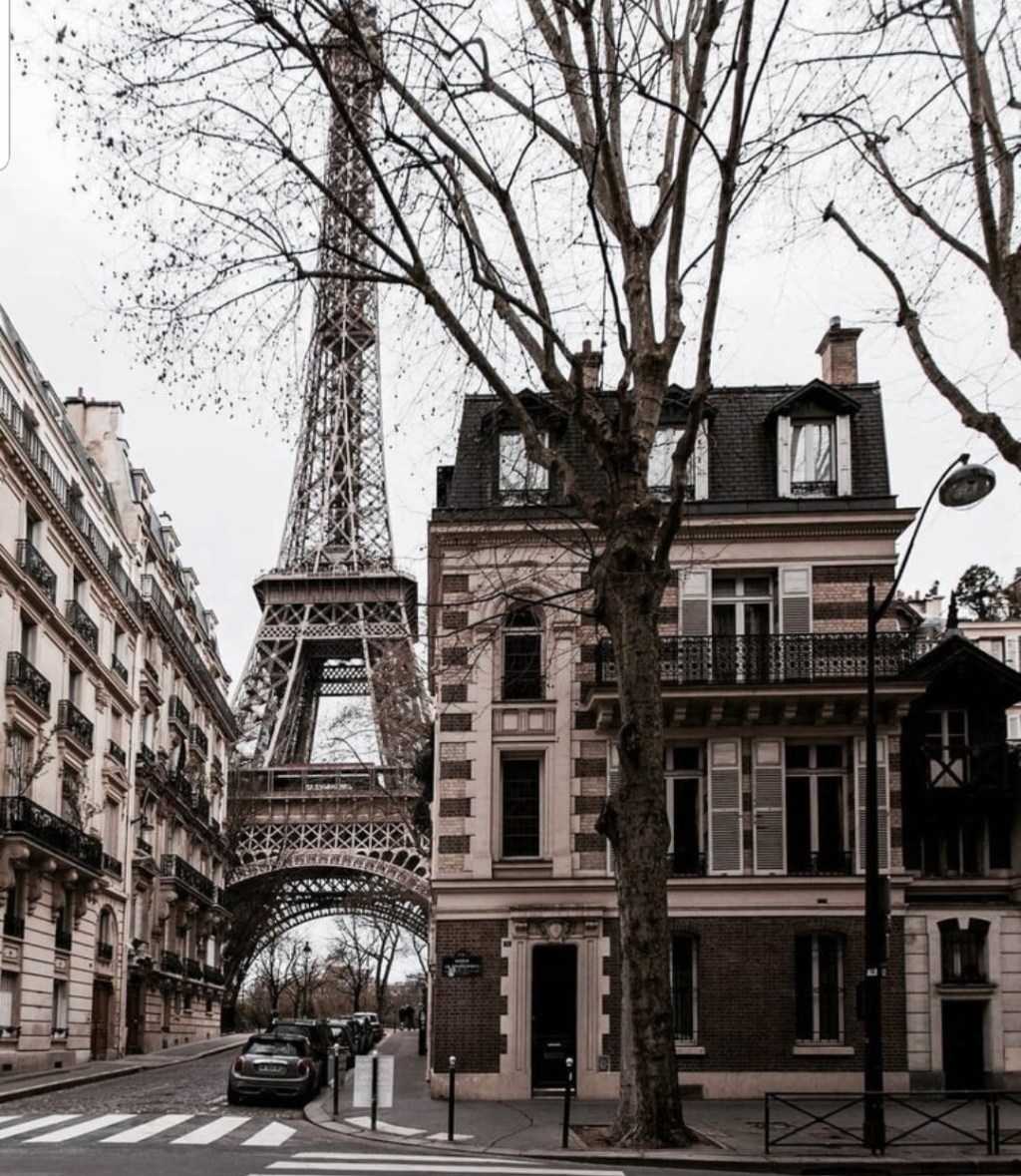 We heart it social media picture