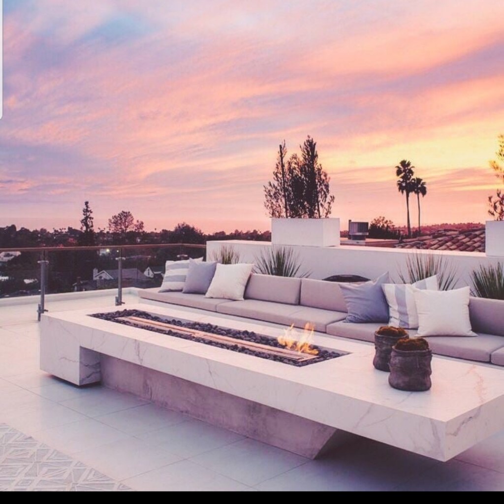 Galaxy on the rooftop (the model in&nbsp;print)