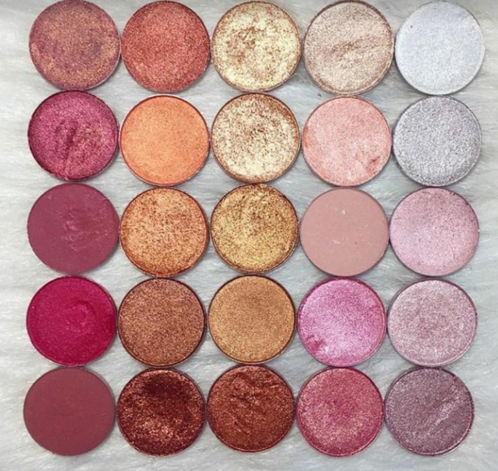 We heart it social media picture