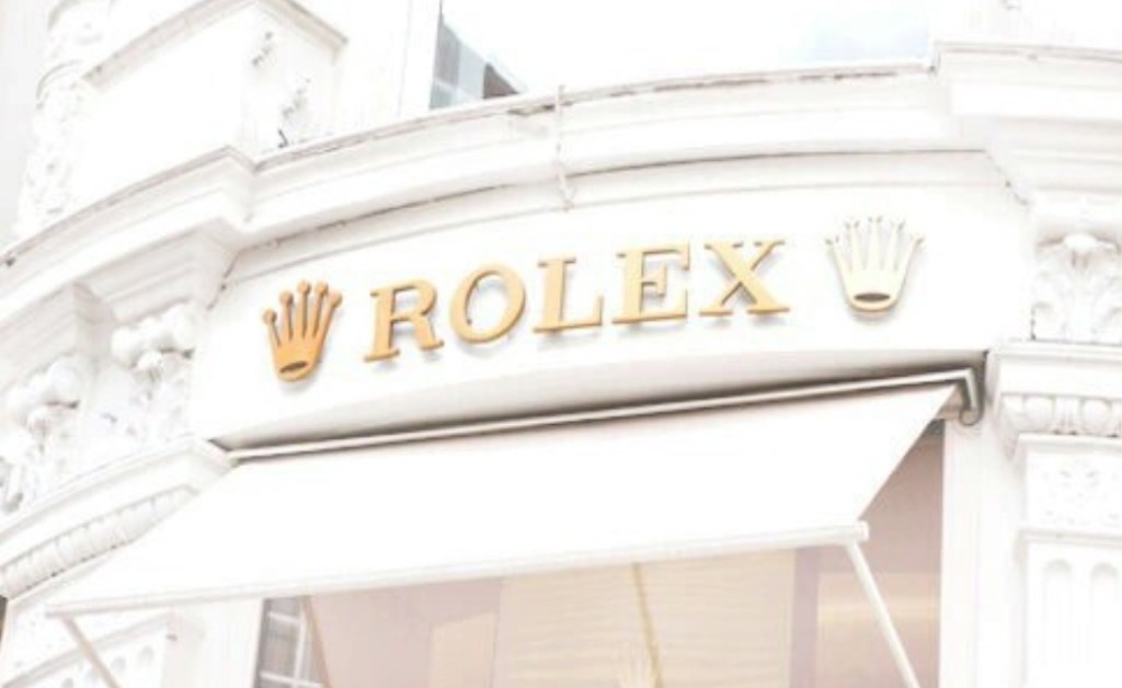 We heart it social media picture