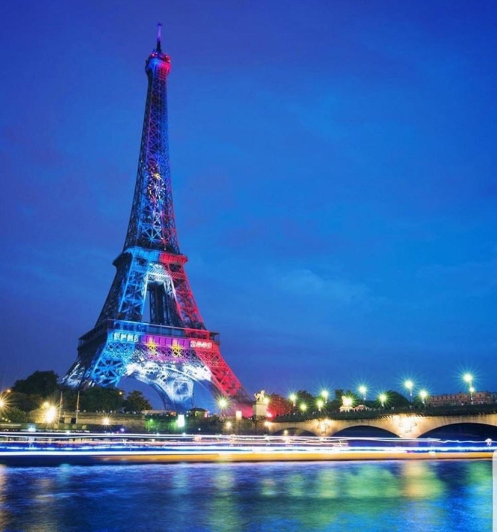 We heart it social media picture