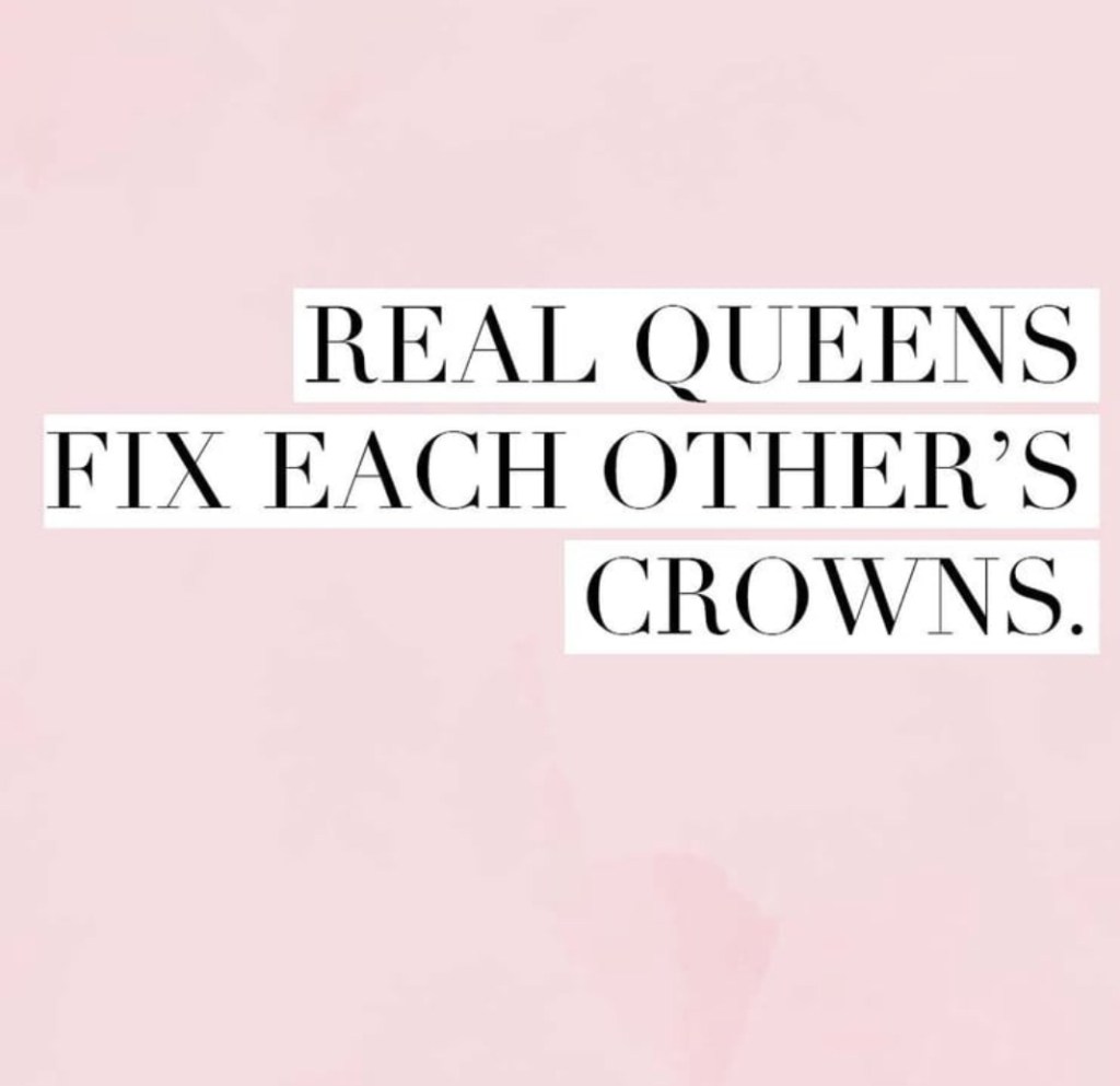 We heart it social media picture