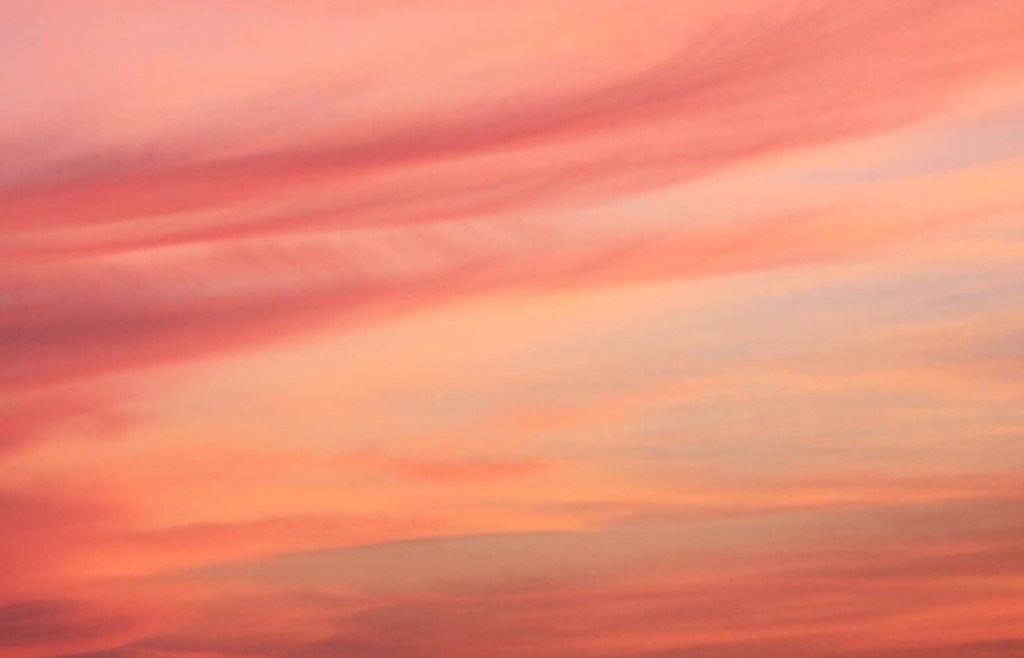 We heart it social media picture