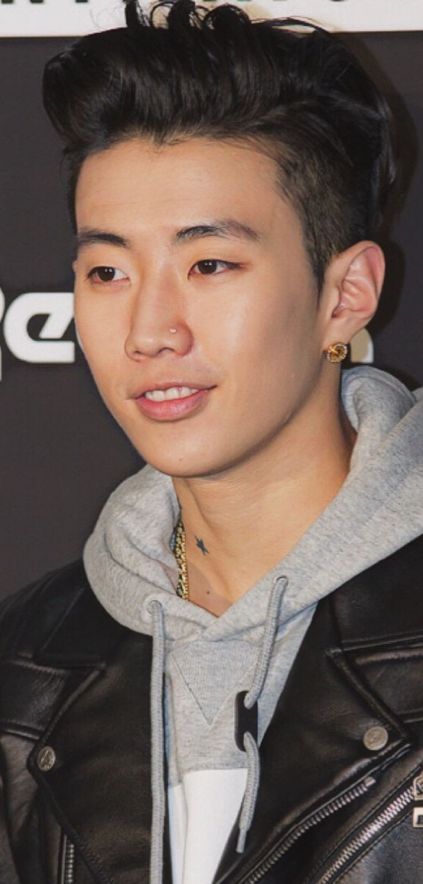 We heart it social media picture