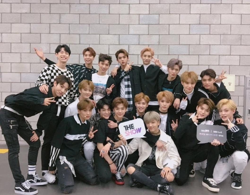 We heart it social media picture 