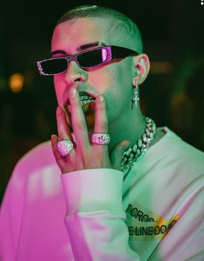 We heart it social media picture 