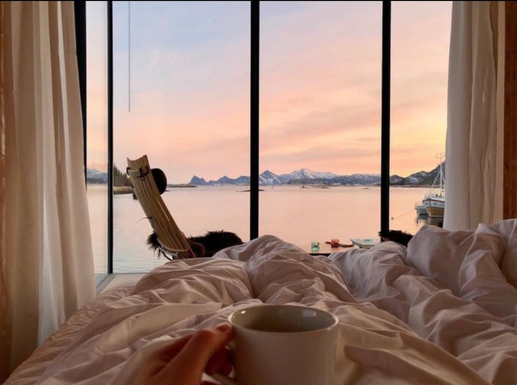 We heart it social media picture