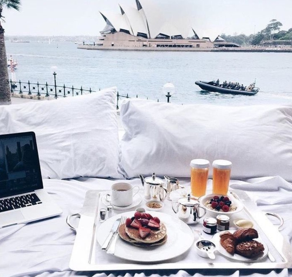 We heart it social media picture