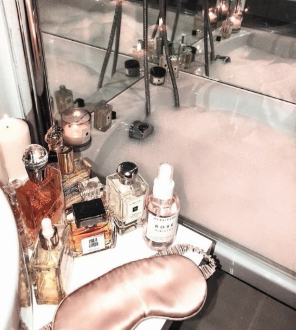 We heart it social media picture