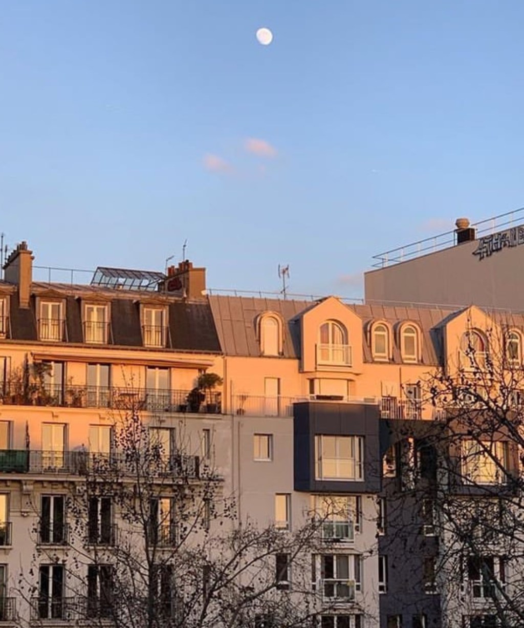 We heart it social media picture